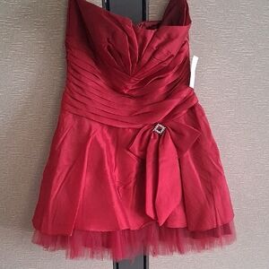 Elegant Strapless Red Dress